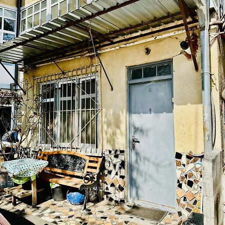 Historical Apartment In City Center Tbilisi Luaran gambar